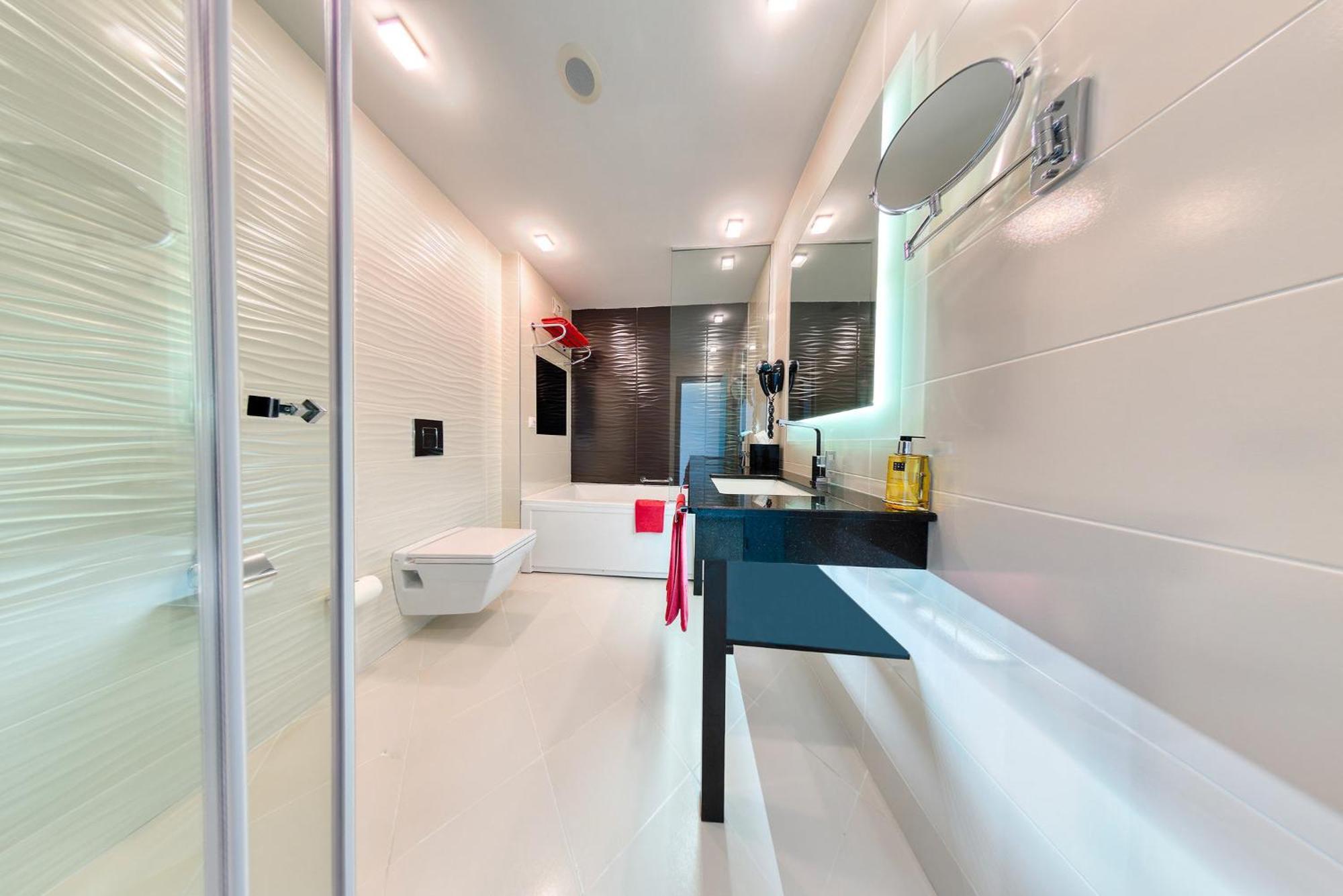Junior Suite mit seitlichem Meerblick – Premium à la carte und exklusiver Strandzugang nur für Erwachsene
